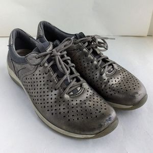 EARTH “Kepler” Laser Cut Metallic Bronze Sneakers Women's Sz 8